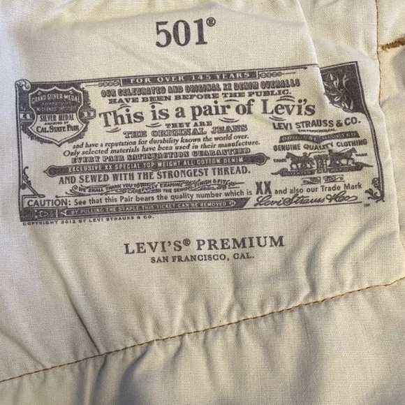 COPY - Levi’s | Premium 501 Original Fit High-Rise Shorts - Picture 4 of 5